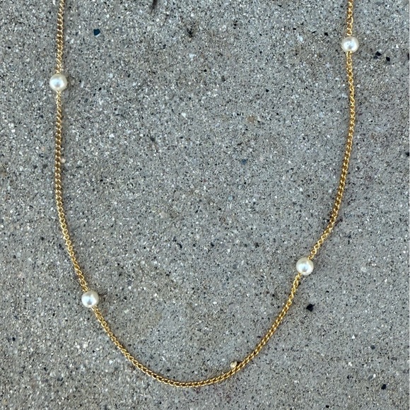 Bundle 3 for 50% off 1970s Deadstock Gold Tone Chain & Faux Pearl 16" Necklace - Picture 4 of 4